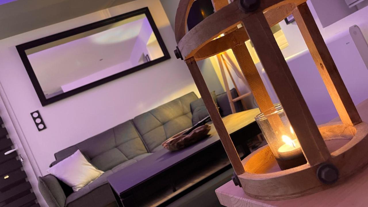 Mille Et Une Nuit, Appartement Classe 3 Etoiles En Rdc Avec Exterieur Et Parking Dole Exterior foto